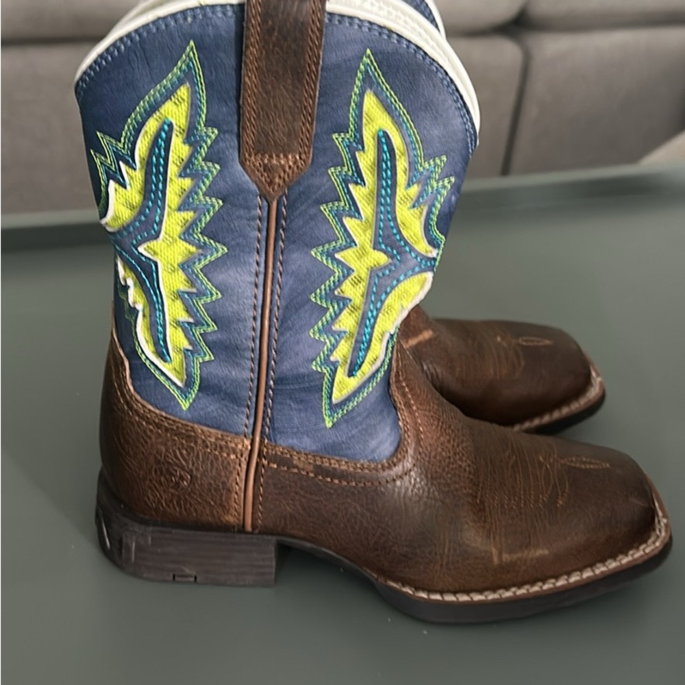 Kids Ariat Cowboy Boots - Brown and Blue